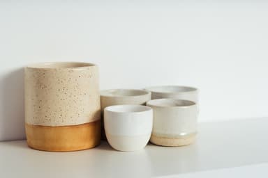 Ceramic set with framed image treatment